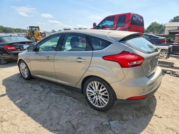 1FADP3N28GL320299 — 2016 Ford Focus, zdjęcie 2 z Copart, Zalanie