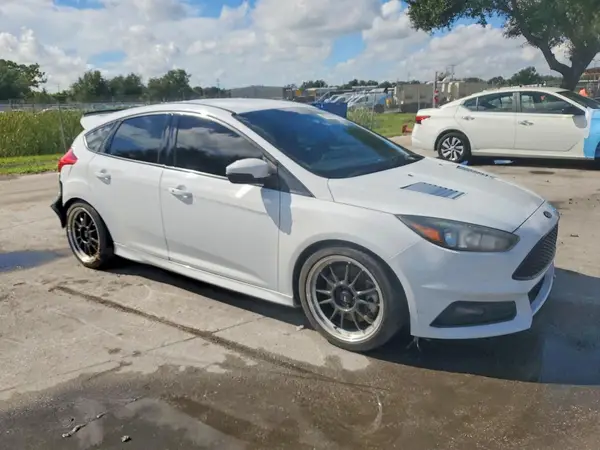 1FADP3L91GL309175 — 2016 Ford Focus, ფოტო 4, Copart 01.10.2026, გვერდითი ნაწილი
