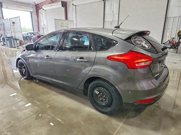1FADP3K26GL325988 — 2016 Ford Focus, zdjęcie 2 z Copart, Przód
