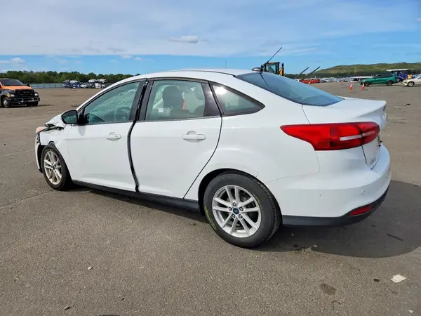 1FADP3F20GL215142 — 2016 Ford Focus, foto 2 de Copart, Parte delantera