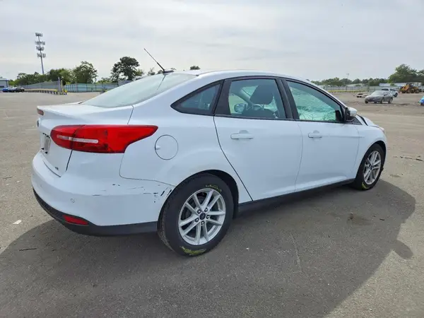 1FADP3F20GL215142 — 2016 Ford Focus, foto 3 de Copart, Parte delantera