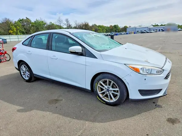1FADP3F20GL215142 — 2016 Ford Focus, foto 4 de Copart, Parte delantera