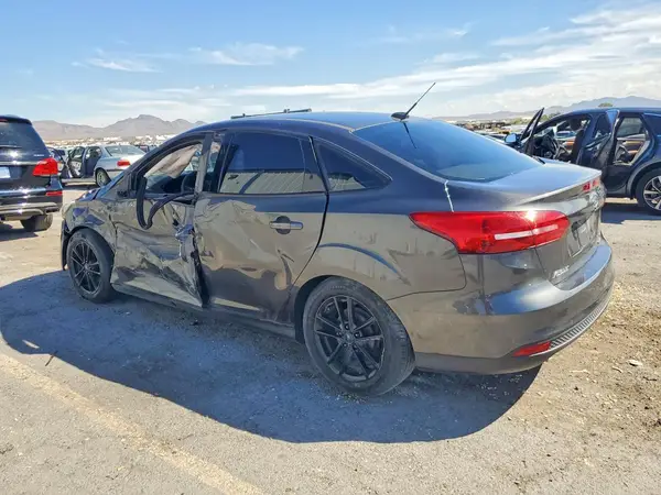 1FADP3F26GL276625 — 2016 Ford Focus, фото 2 с аукциона Copart, Боковая часть