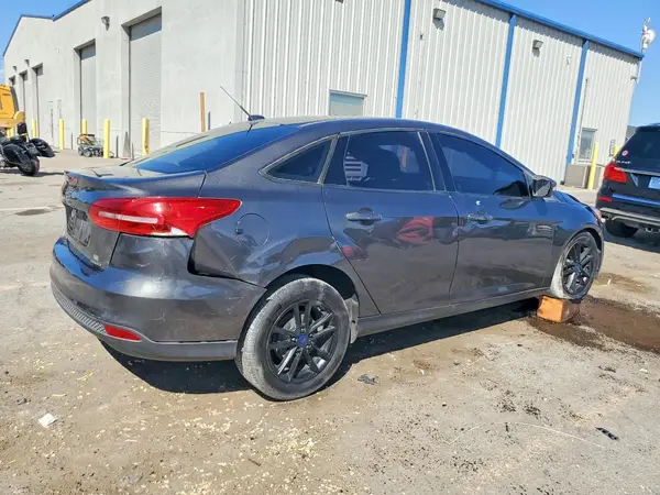 1FADP3F26GL276625 — 2016 Ford Focus, фото 3 с аукциона Copart, Боковая часть