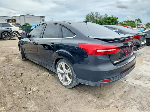 1FADP3J23GL241838 — 2016 Ford Focus, zdjęcie 2 z Copart 06.10.2026, Przód