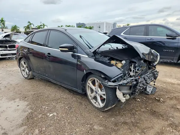 1FADP3J23GL241838 — 2016 Ford Focus, zdjęcie 4 z Copart 06.10.2026, Przód