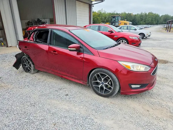 1FADP3K28GL356031 — 2016 Ford Focus, zdjęcie 4 z Copart, Tył