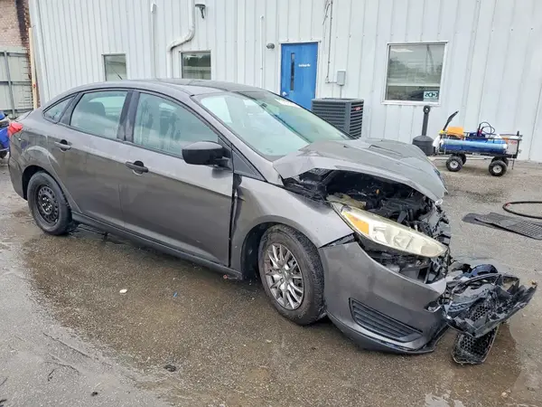 1FADP3E29GL393858 — 2016 Ford Focus, фото 4 с аукциона Copart, Передняя часть