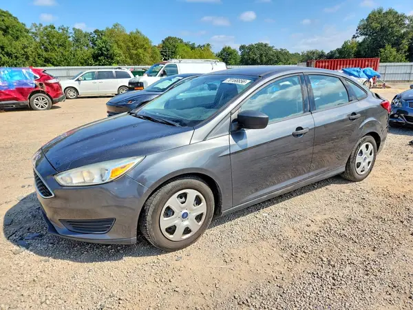 1FADP3E26GL356959 Ford Focus 2016 — Rear end damage, before-repair photo