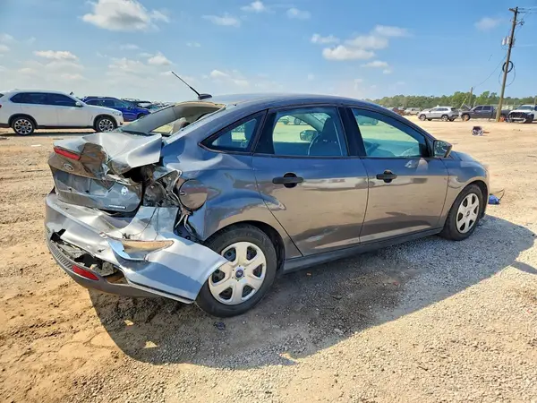 1FADP3E26GL356959 — 2016 Ford Focus, photo 3 from Copart, Rear end