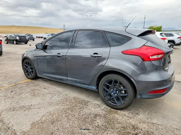 1FADP3K25GL362868 — 2016 Ford Focus, фото 2 с аукциона Copart, Боковая часть