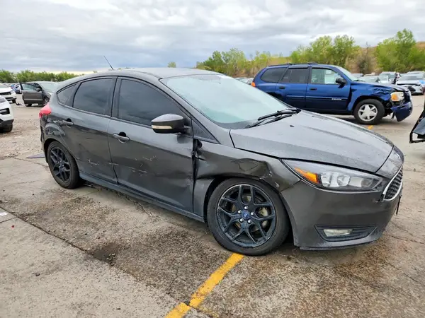 1FADP3K25GL362868 — 2016 Ford Focus, фото 4 с аукциона Copart, Боковая часть