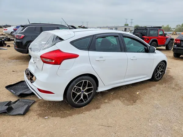 1FADP3K2XGL229121 — 2016 Ford Focus, photo 3 from Copart, Rear end