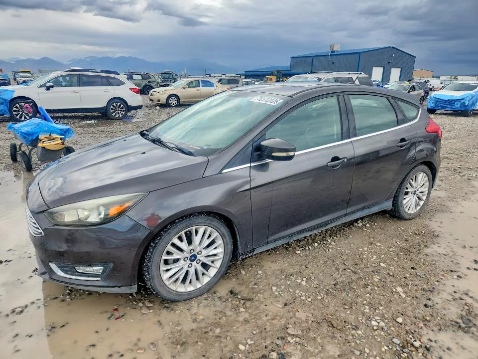 2016 Ford Focus VIN 1FADP3N21GL221520 фото 1