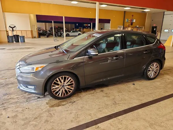 1FADP3N20GL323424 Ford Focus 2016 — повреждение Мелкие вмятины и царапины, фото до ремонта