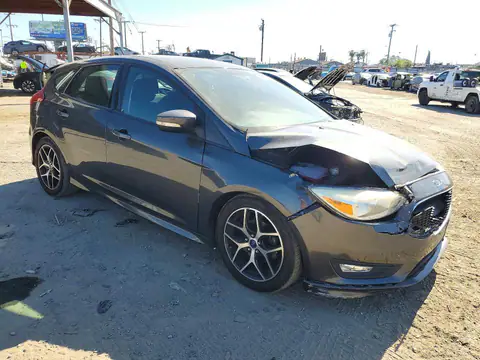 1FADP3K2XGL405603 — 2016 Ford Focus, zdjęcie 4 z Copart 19.10.2026, Przód