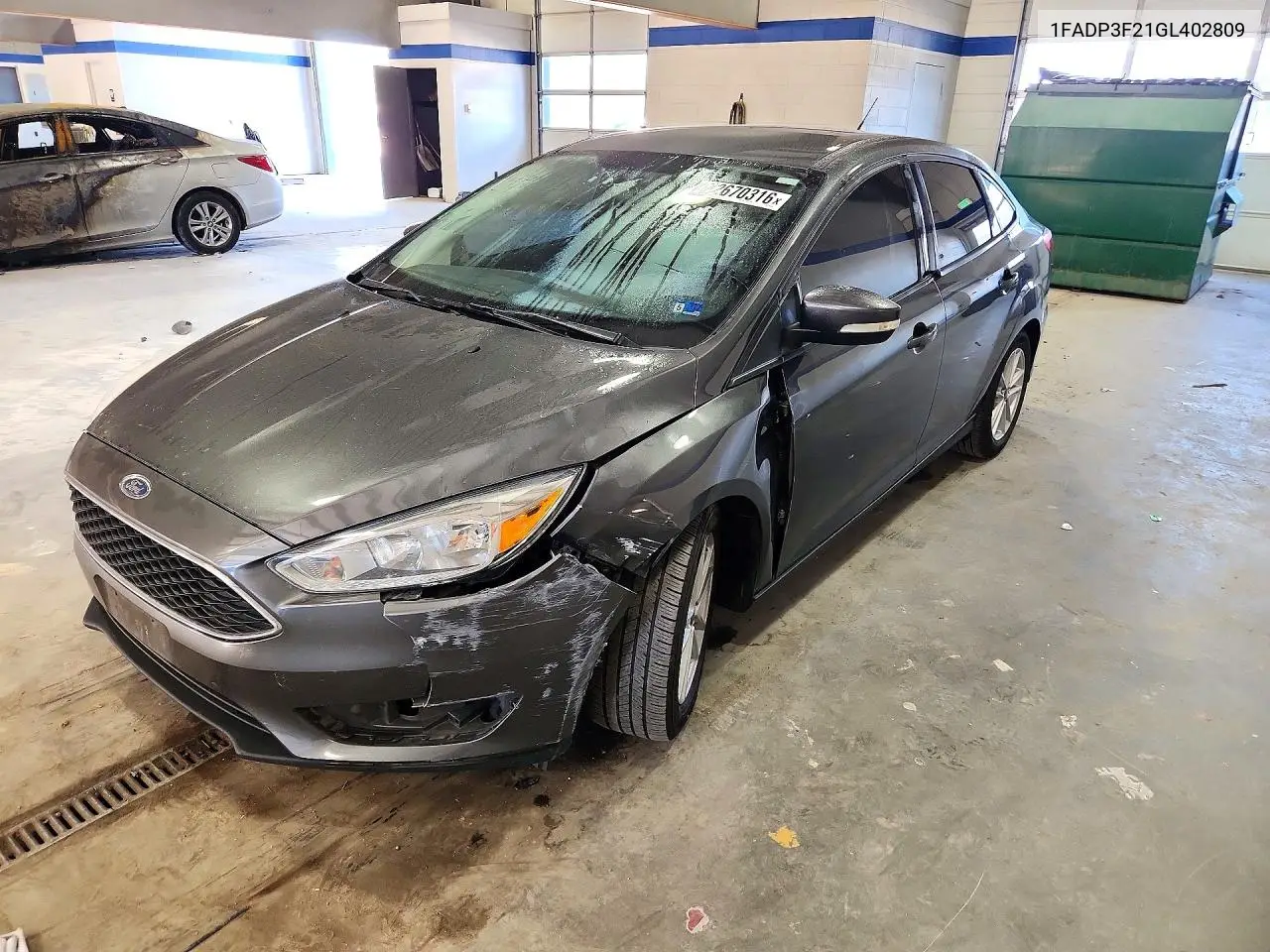 1FADP3F21GL402809 Ford Focus 2016 — uszkodzenie Przód, zdjęcie przed naprawą