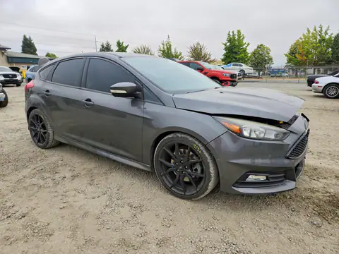 1FADP3L9XHL292832 — 2017 Ford Focus, zdjęcie 4 z Copart 27.10.2026, Przód