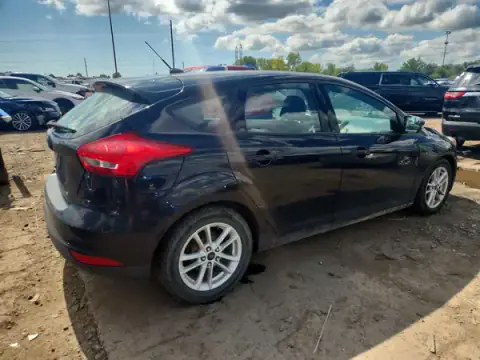 1FADP3K25HL318130 — 2017 Ford Focus, zdjęcie 3 z Copart 25.09.2026, Pożar silnika