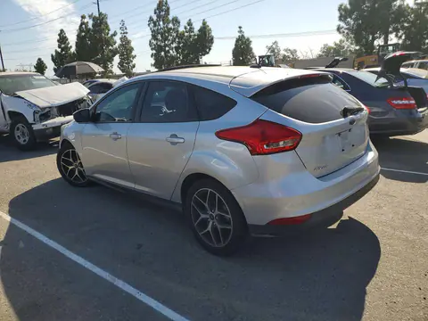 2017 Ford Focus VIN 1FADP3M21HL290419 фото 2
