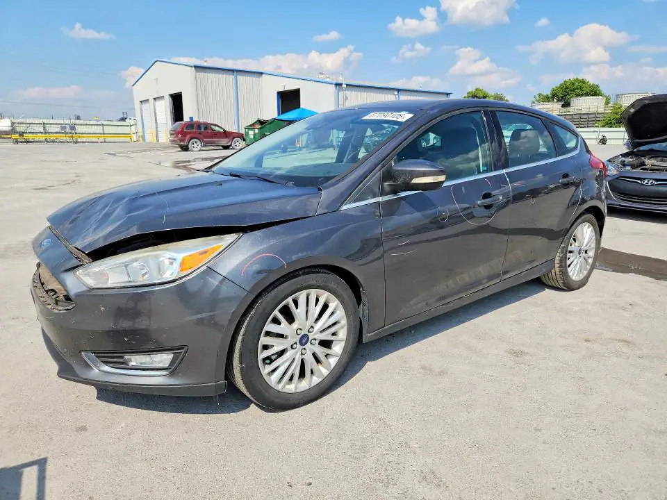 1FADP3N26HL349219 Ford Focus 2017 — Front end damage, before-repair photo