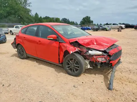 1FADP3K22HL265306 — 2017 Ford Focus, zdjęcie 4 z Copart 12.10.2026, Przód