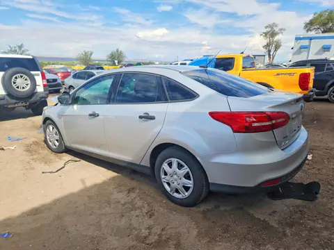 2017 Ford Focus VIN 1FADP3E20HL258057 фото 2