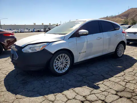 1FADP3R4XHL325341 — 2017 Ford Focus, Мелкие вмятины i царапины (Minor Dent/Scratches), zdjęć przed naprawą