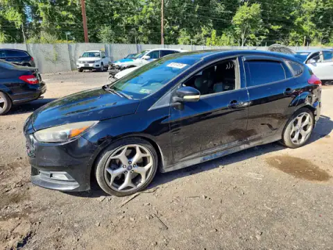 1FADP3L91HL251005 — 2017 Ford Focus, БОКОВАЯ ЧАСТЬ (Side), фото до ремонта
