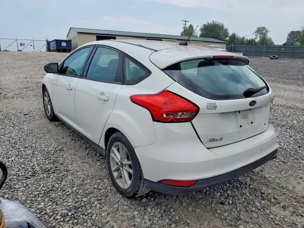 1FADP3K25HL322341 — 2017 Ford Focus, photo 2 from Copart 13.10.2026, Rear end