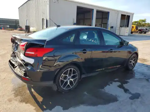 1FADP3H28HL313852 — 2017 Ford Focus, photo 3 from Copart, Rear end