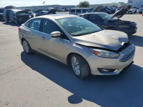 1FADP3J27HL238345 — 2017 Ford Focus, фото 4 з Copart 21.10.2026, Передня частина