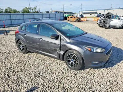 1FADP3M20HL253684 — 2017 Ford Focus, photo 4 from Copart 21.10.2026, Side