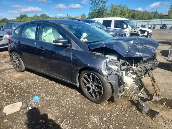 1FADP3M28HL330334 — 2017 Ford Focus, photo 4 from Copart, Front end