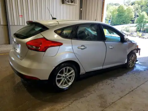 1FADP3K27HL225187 — 2017 Ford Focus, zdjęcie 3 z Copart, Przód