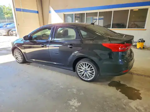 1FADP3E28HL331613 — 2017 Ford Focus, foto 2 de Copart 25.09.2026, Daños mecánicos