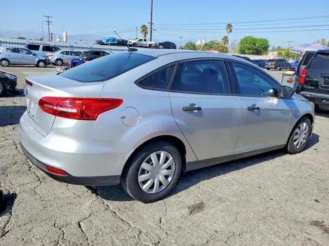 2017 Ford Focus VIN 1FADP3E26HL343940 фото 3