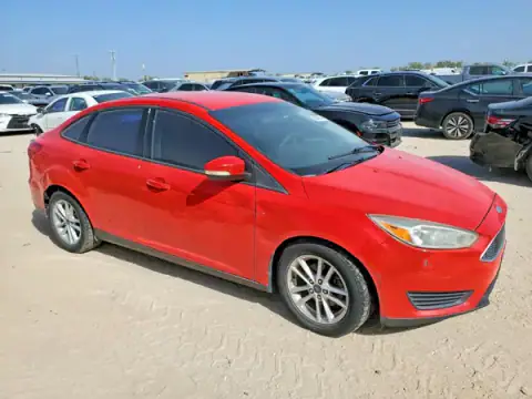 1FADP3F26HL244744 — 2017 Ford Focus, zdjęcie 4 z Copart 01.10.2026, Drobne wgniecenia i rysy
