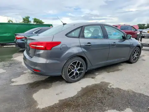 1FADP3H22HL218817 — 2017 Ford Focus, zdjęcie 3 z Copart 02.10.2026, Przód