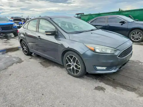 1FADP3H22HL218817 — 2017 Ford Focus, zdjęcie 4 z Copart 02.10.2026, Przód