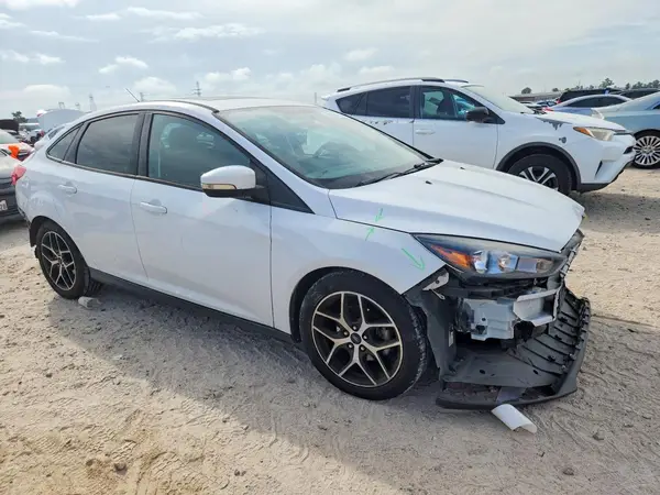 1FADP3H29HL269330 — 2017 Ford Focus, photo 4 from Copart, Front end