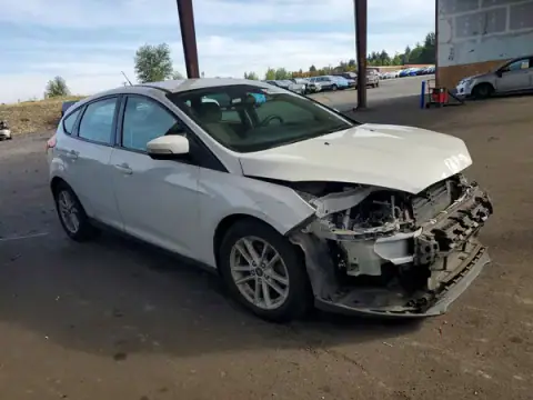 1FADP3K22HL234556 — 2017 Ford Focus, zdjęcie 4 z Copart, Przód
