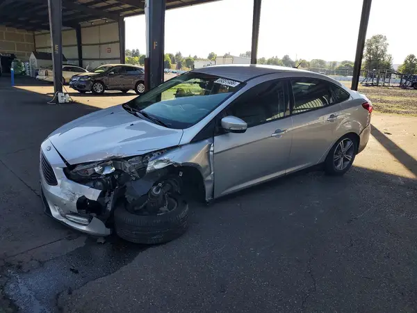 1FADP3FE3HL292924 Ford Focus 2017 — Front end damage, before-repair photo