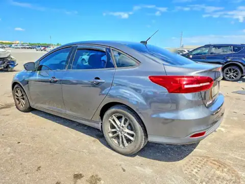 1FADP3F22HL236656 — 2017 Ford Focus, photo 2 from Copart 29.09.2026, Minor dents and scratches