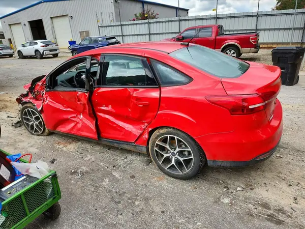 1FADP3FE2HL336864 — 2017 Ford Focus, zdjęcie 2 z Copart, Przód
