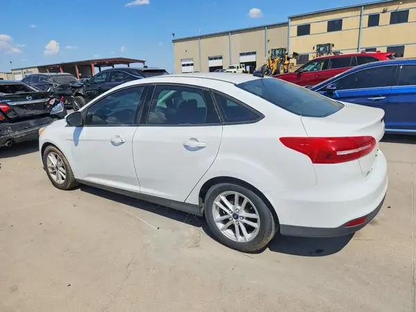 1FADP3F20HL295382 — 2017 Ford Focus, фото 2 с аукциона Copart 08.10.2026, Задняя часть