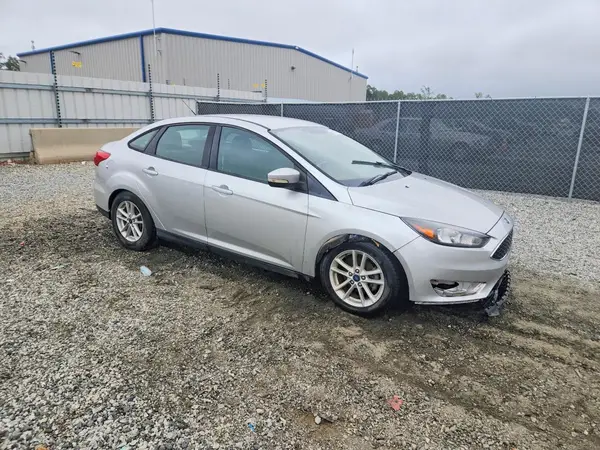 1FADP3F20HL292143 — 2017 Ford Focus, zdjęcie 4 z Copart, Bok