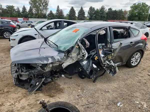 1FADP3K22HL302564 Ford Focus 2017 — uszkodzenie Bok, zdjęcie przed naprawą
