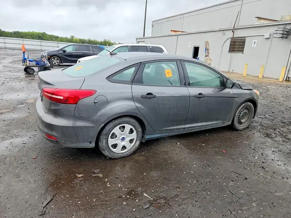 1FADP3E2XHL327630 — 2017 Ford Focus, zdjęcie 3 z Copart 21.10.2026, Przód