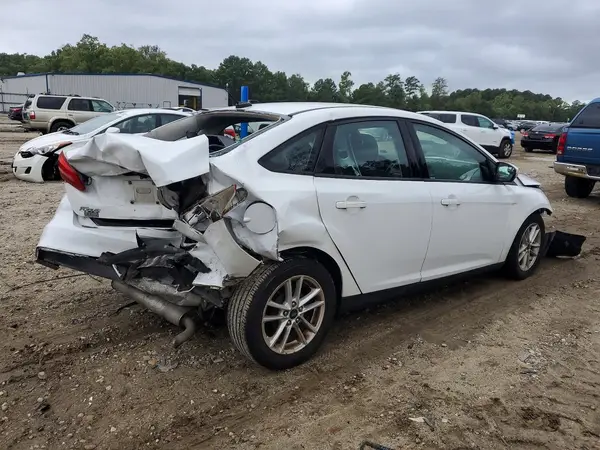 1FADP3F23HL327595 — 2017 Ford Focus, photo 3 from Copart 06.10.2026, Front end
